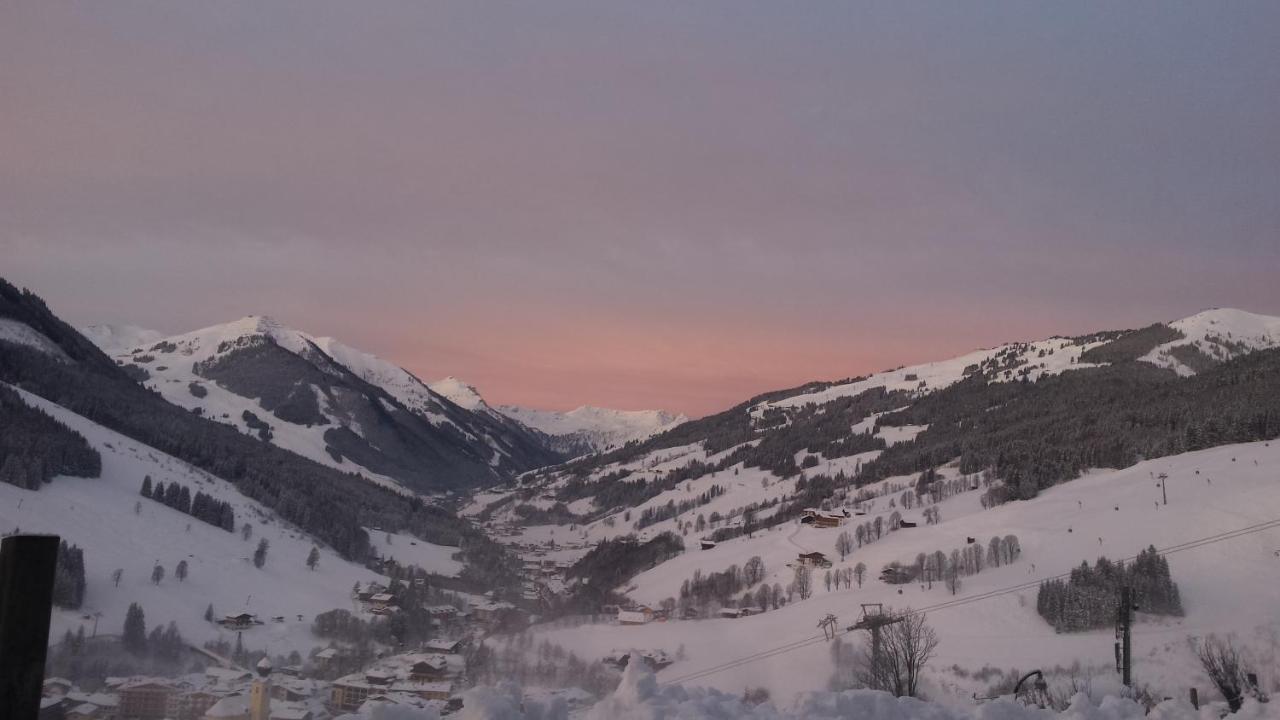 Gaestehaus Standardhaus Saalbach-Hinterglemm Exteriér fotografie